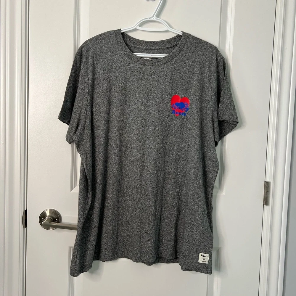 NWT Roots Love is Love Pride Tshirt - Picture 2 of 5